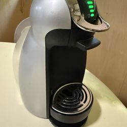 Nescafé dolce Gusto Coffee/Espresso Maker