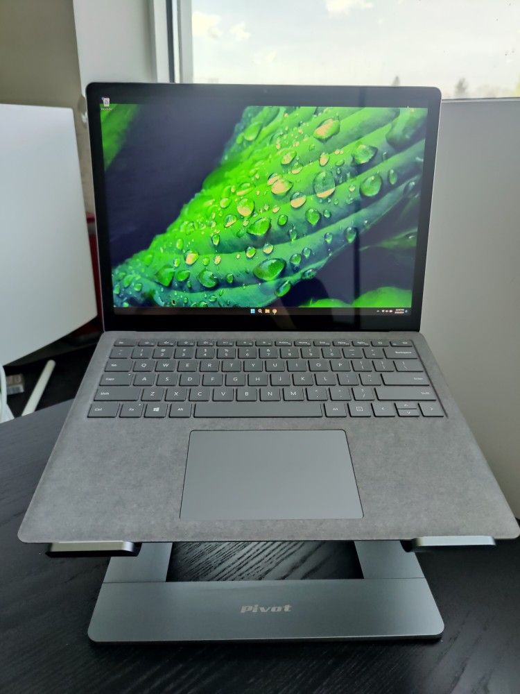 Microsoft Surface Laptop 3 - 13.5" Touch-Screen – Intel Core i5 - 16GB RAM - 256GB SSD ‎- Windows 11 Pro