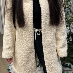 Ivanka Trump Teddy Coat Cream L – Cozy, Stylish, Exclusive