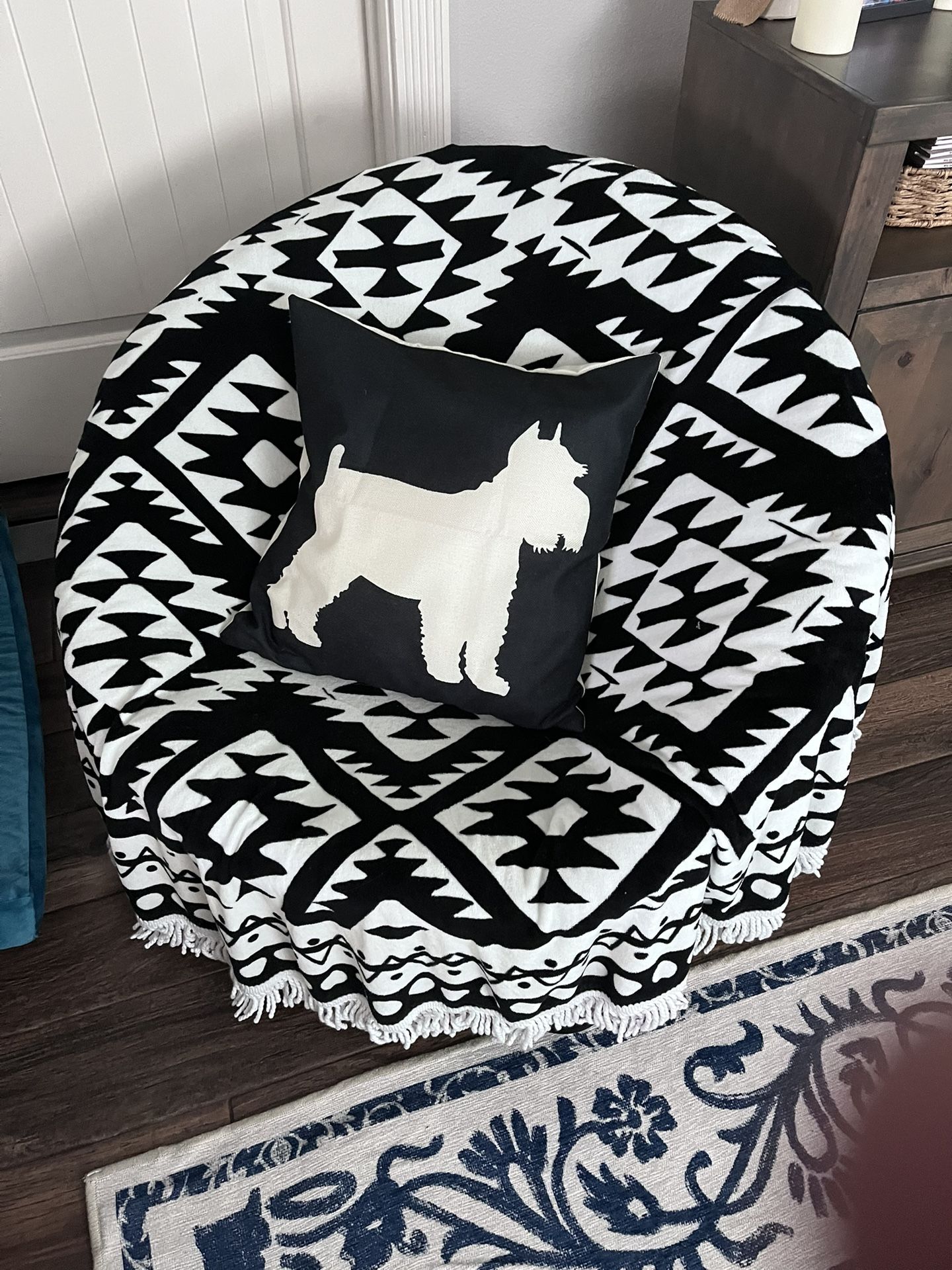 Black Oversized Saucer Chair