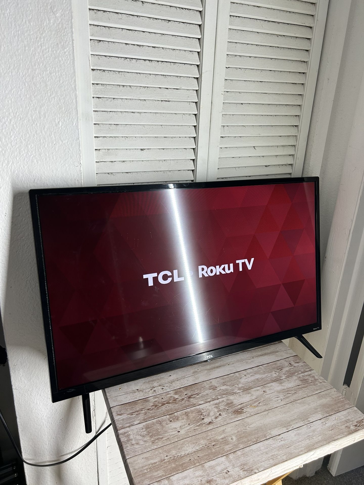 TCL 32” TV