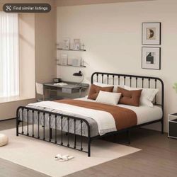 Platform bed frame  only had it 6 months