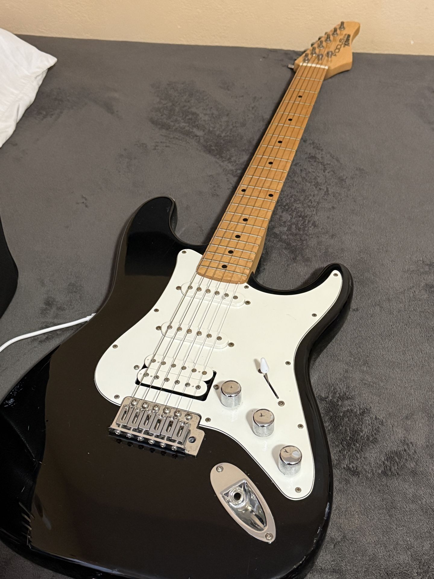 Kramer Focus 211S Black Electric Guitar