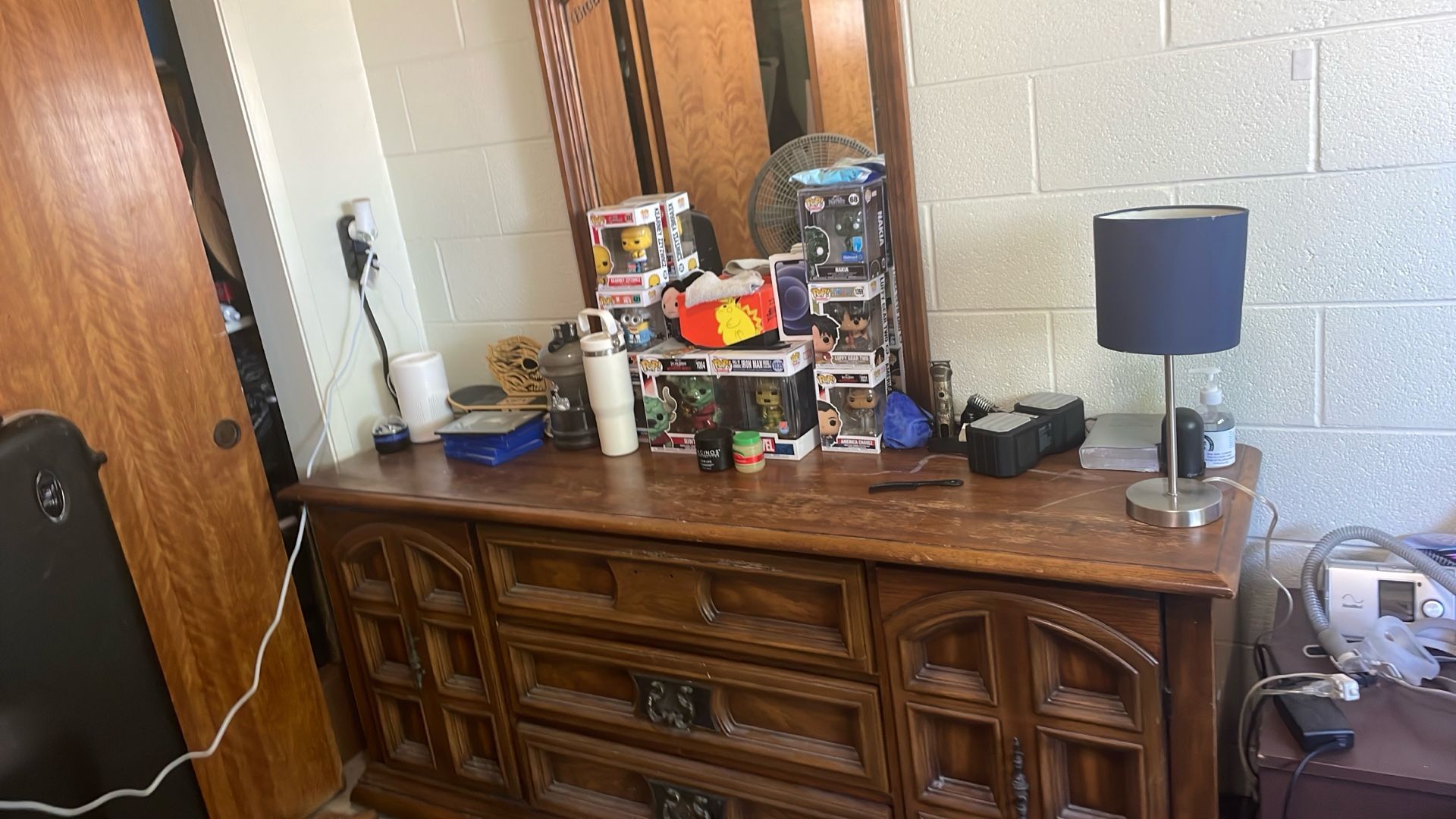 9 Drawer Broyhill Dresser Open To Offers
