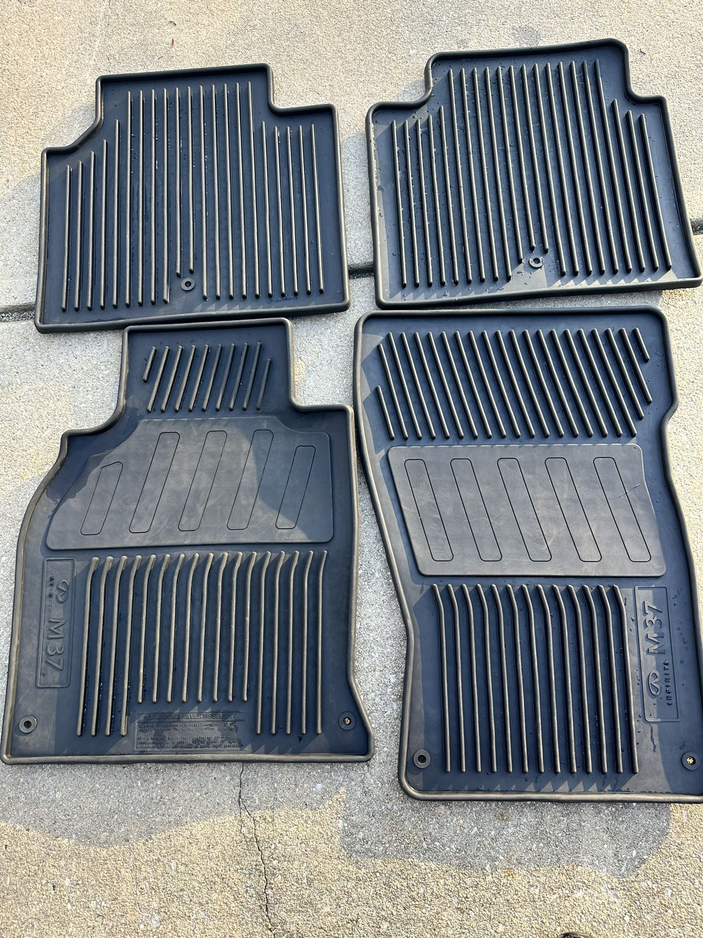 Infiniti M37 OEM floor mats