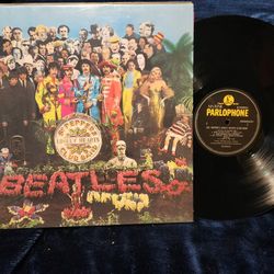 Beatles Sgt. Peppers Lonely Hearts Club Band LP