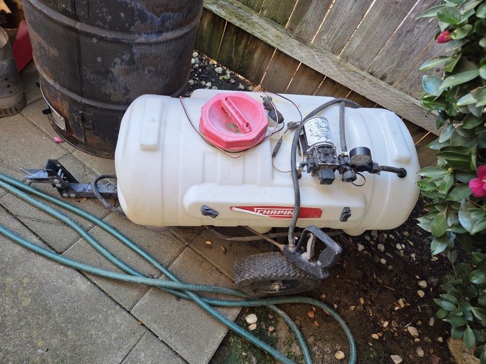 25 Gallon Sprayer For Agricultural With Trailer.