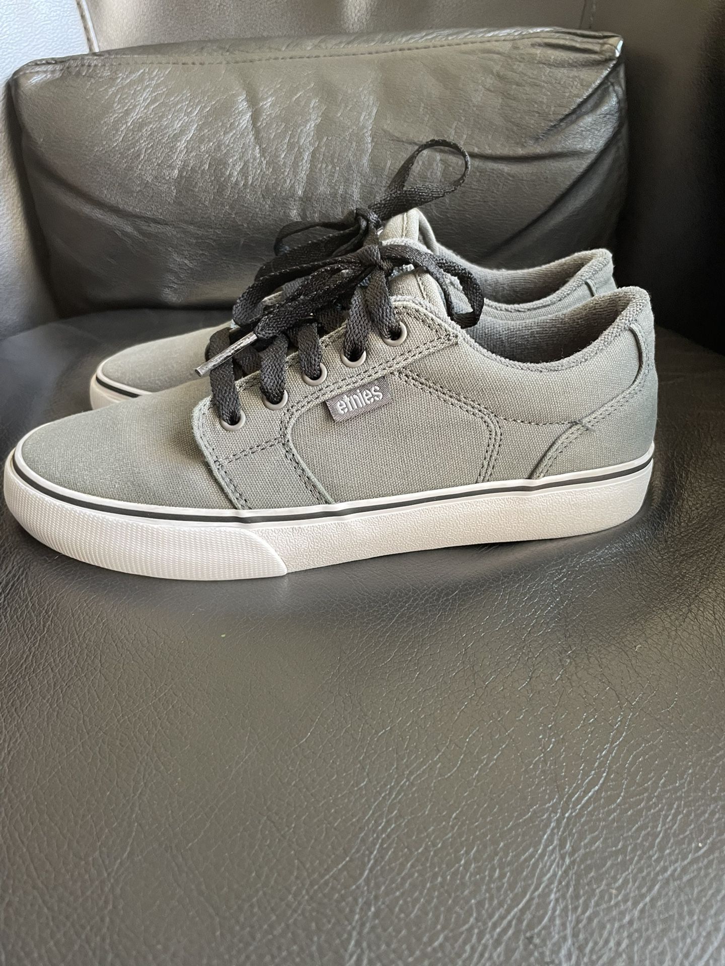 Etnies division deals