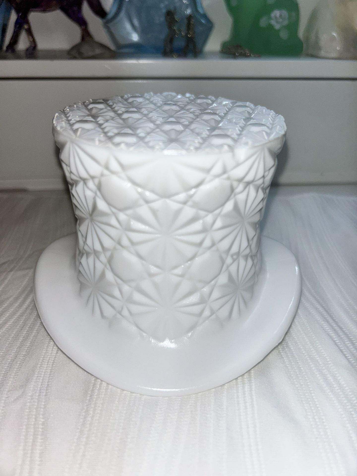 Vintage Milk Glass Daisy & Buttons Top Hat