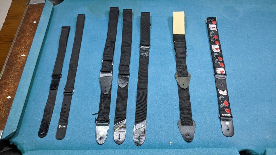 Assorted Guitar Straps (plus vintage accessories)