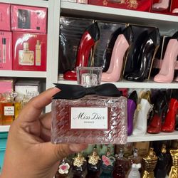 Miss Dior Essence 2.7 Oz🤪