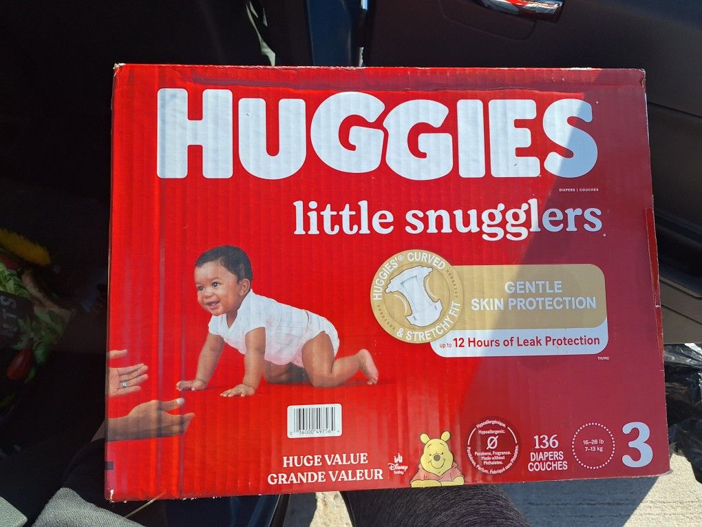 HUGGIES diapers 136 count SIZE 3