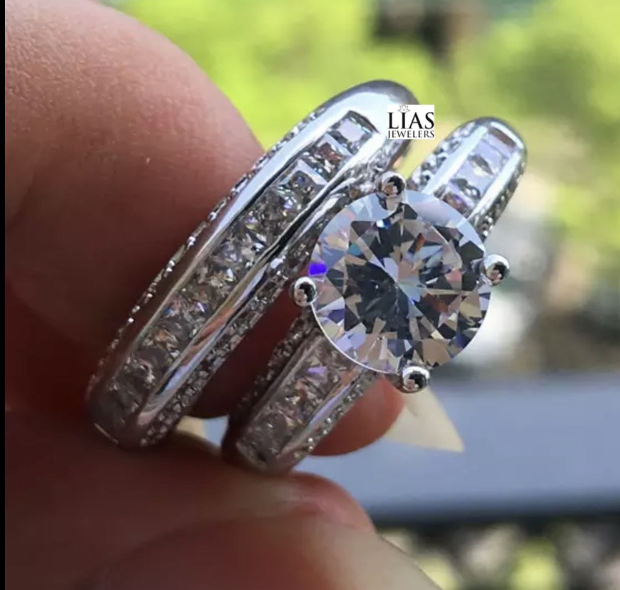 New 18k White Gold Wedding Ring Set