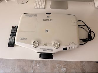Epson PowerLite 4750W 3LCD Projector w/ Remote,  & Power Cable