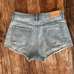 H&M Divided High Rise Denim Cutoff Shorts Women’s US 6 Light Wash Distressed