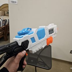 Kids Water Blaster Gun – Pump Action Super Soaker Toy (Blue/White)