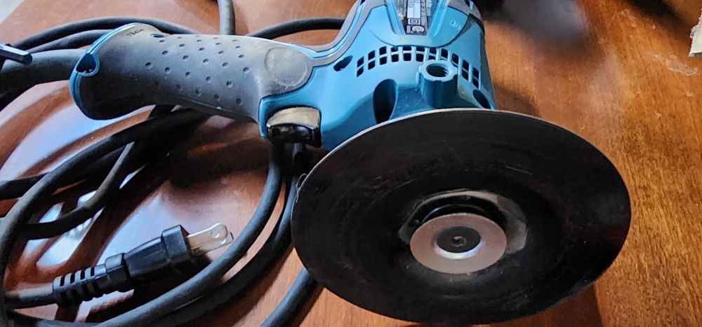 Makita Compact Disc Sander