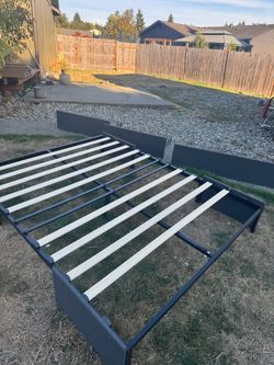 Free bed fram with storage
