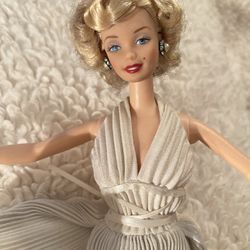 Marilyn Monroe BARBIE DOLL 