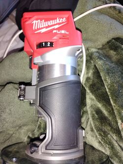 Milwaukee Fuel Cordless Compact Router
