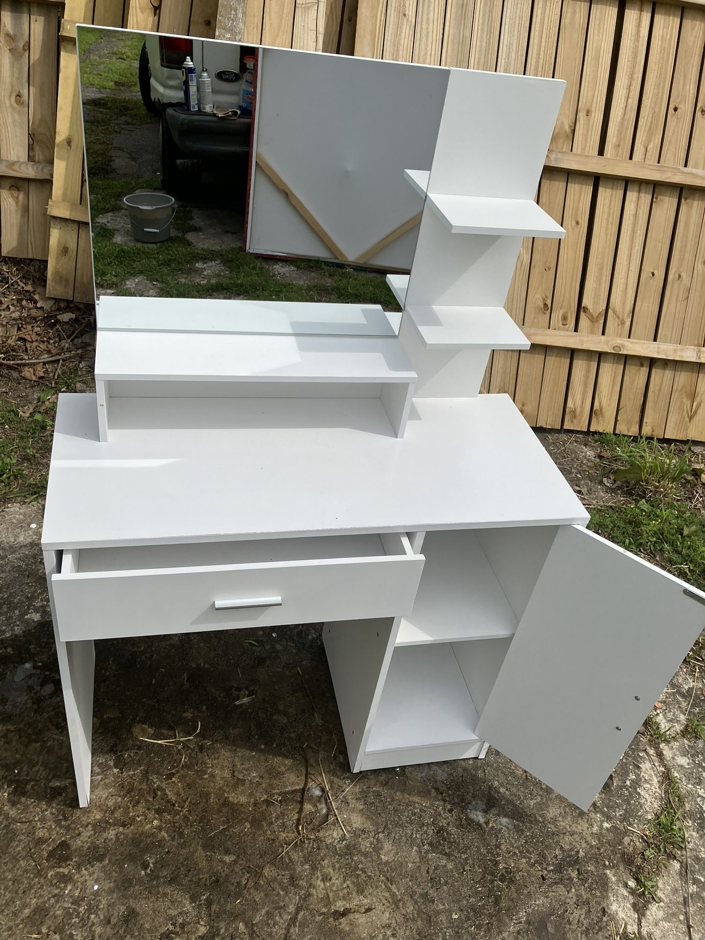 White Vanity w/mirror Cabinet And Shelving
