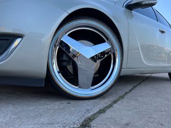 20”.blade chrome Vogue tires