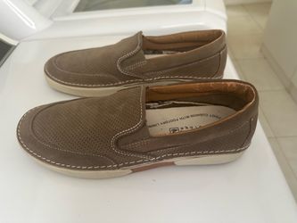 Sperry topsiders slip on