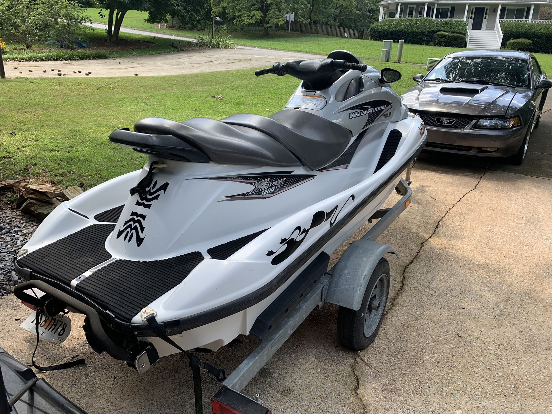 2004 Yamaha Wave Runner & Trailer