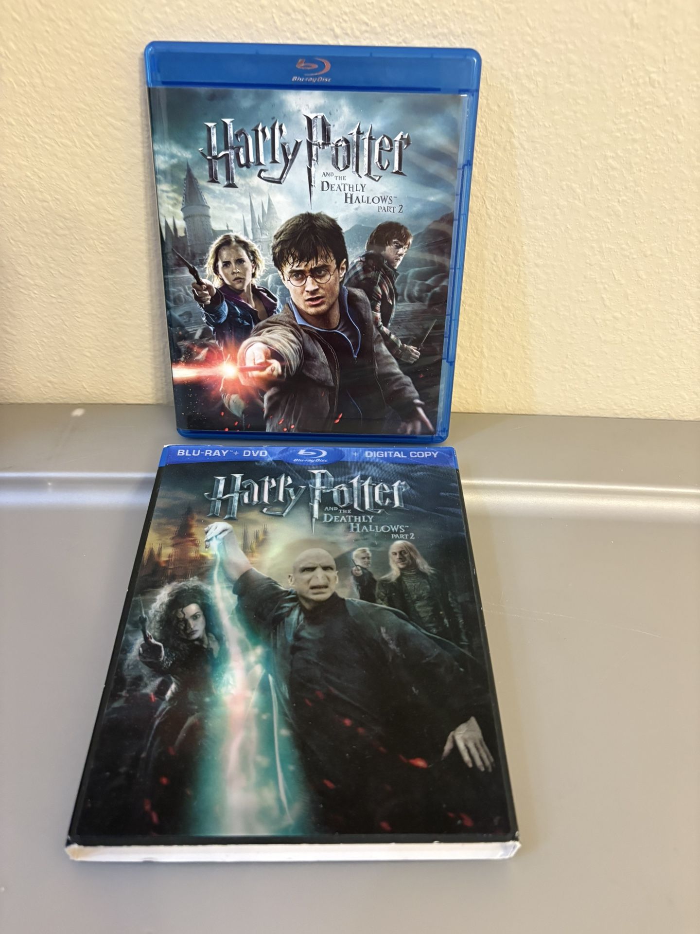 Harry Potter & The Deathly Hallows Part 2 Blue-Ray + DVD 3 Disc Set W/Sleeve