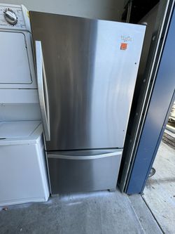 Whirlpool Fridge 33” Wide 