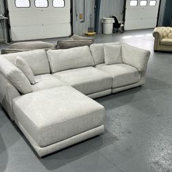 Dayna Fabric Sectional