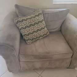 Extra wide chair/Mini Love seat