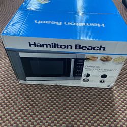 Hamilton Beach 1.6 Cu ft Sensor Cook Countertop Microwave Oven in Stainless Steel, New