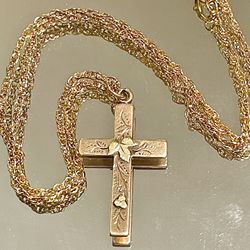 VTG BLACK HILLS 1 1/2” 10K-12K GOLD CROSS 