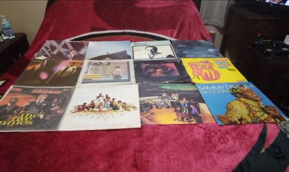 33 Record Lot Of 62