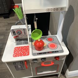 Kids kitchen 