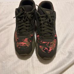          Tenis   NIKE  AIR MAX   Size   8.5 