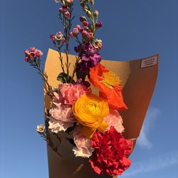 Small seasonal flower Bouquet