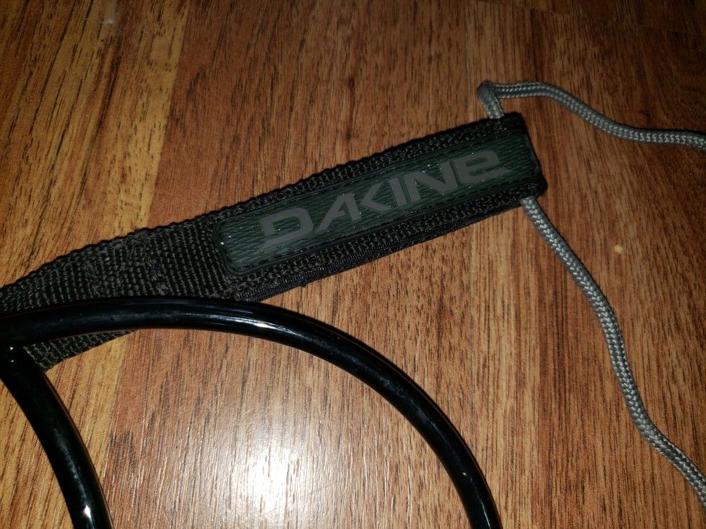 DAKINE surfboard leash