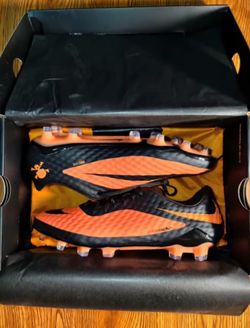 Nike Hypervenoms Size 8, 8.5,9