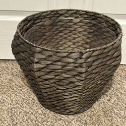Woven Planter/Basket With plastic Insert