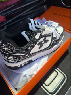 LV’s size 8
