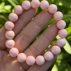 10.5mm Stretchable Queen Conch Shell Bracelet 