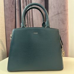 DKNY