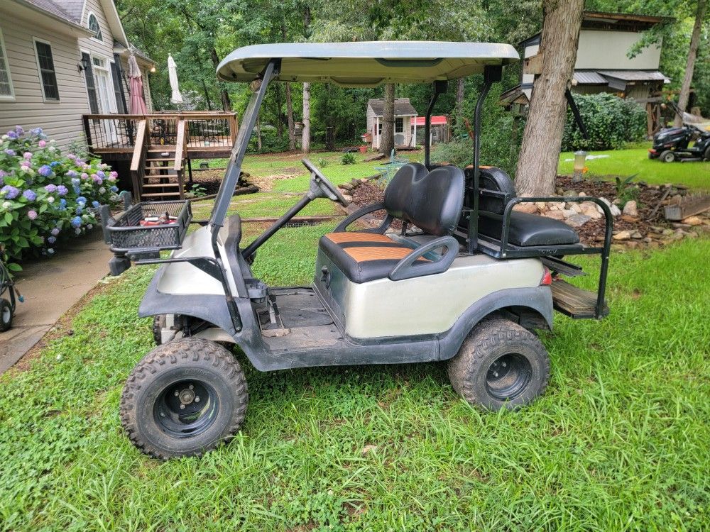 Club Car President (Gas Powere)