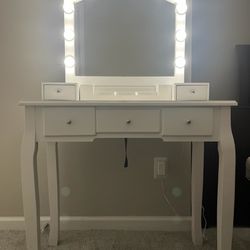 Makeup Vanity With Lights 