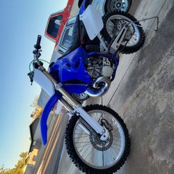 2004 YAMAHA YZ250 2 Stroke