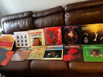 40 discos y tres libros de discos