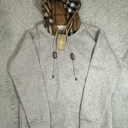 Burberry Hoodie (LARGE)