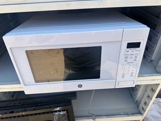 GE 1150-watt countertop microwave